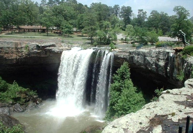 Noccalula Falls, Gadsden, Alabama